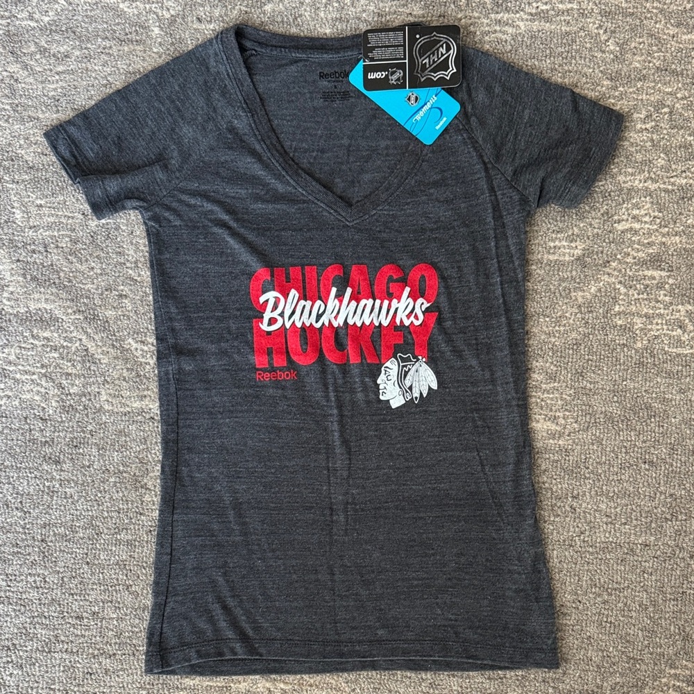 NWT Women’s Reebok Dark Gray Chicago Blackhawks Tee